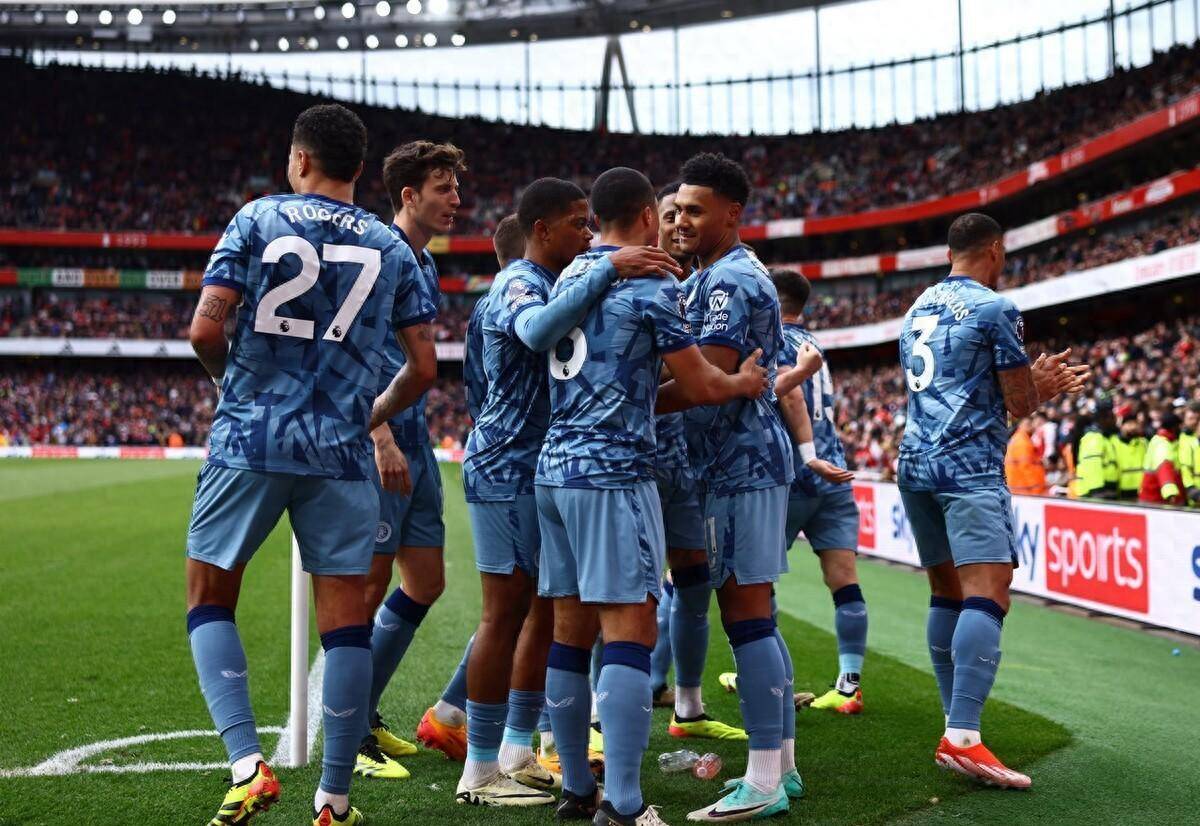 詹姆斯重返赛场，爆冷首场状态出色，阿森纳观众沸腾！再创辉煌时刻的简单介绍